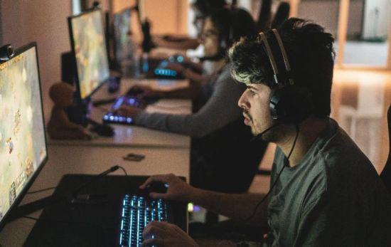 瓦罗兰特统计数据揭示爆头的重要性